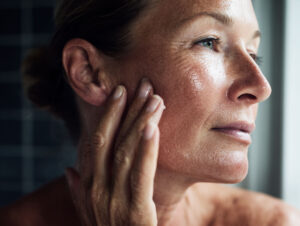 close up realistic skincare photography of a mi 4079a89e e955 4973 9f95 2320e53970e3 0