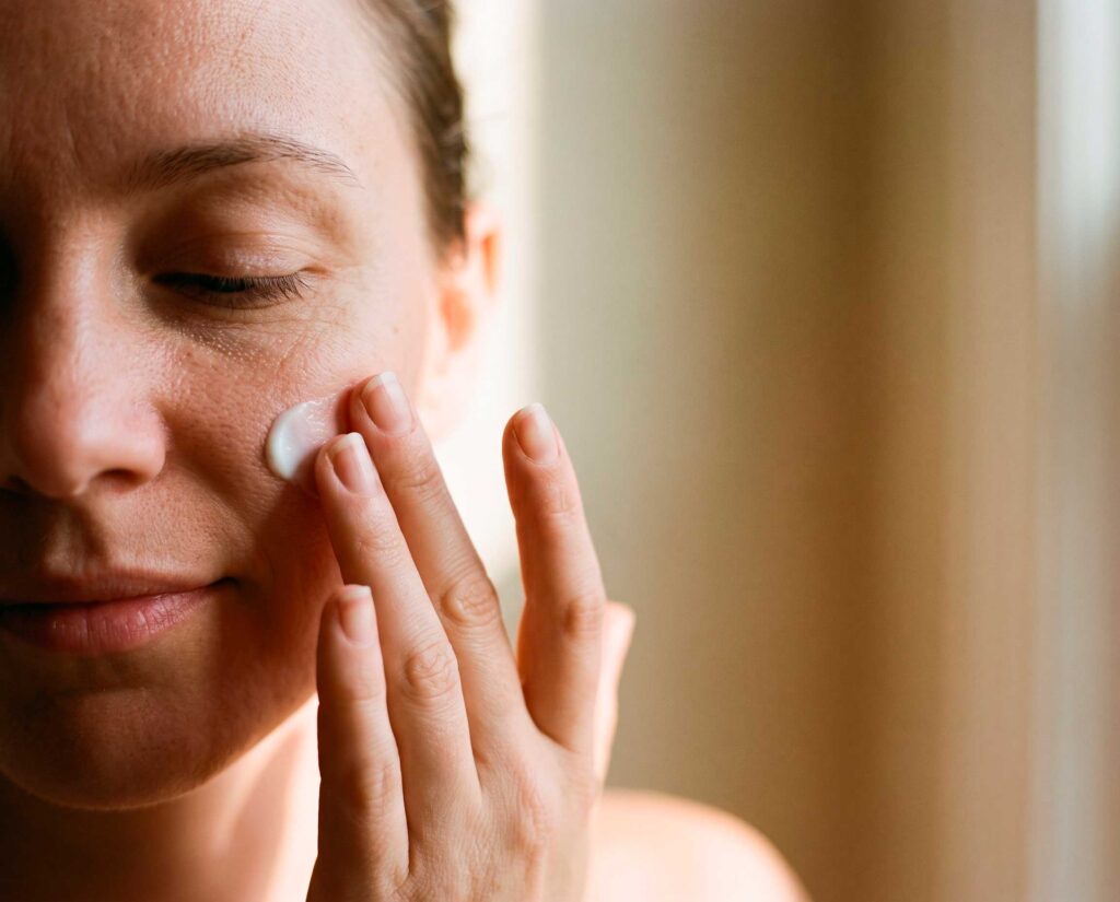 applying cream 20260714 024007 ef64367c b3d3 44f0 a46d 135d9adf6419